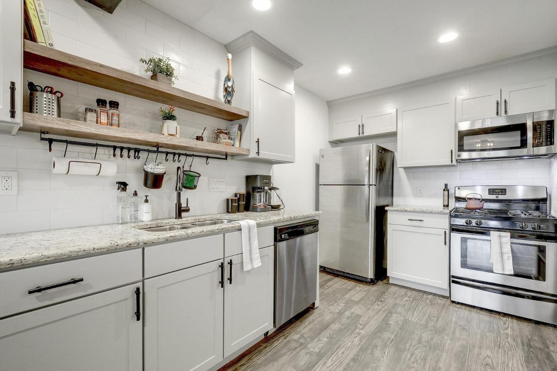Artsy Space In Travis Heights With Shared Pool - Ash! Austin Exterior foto