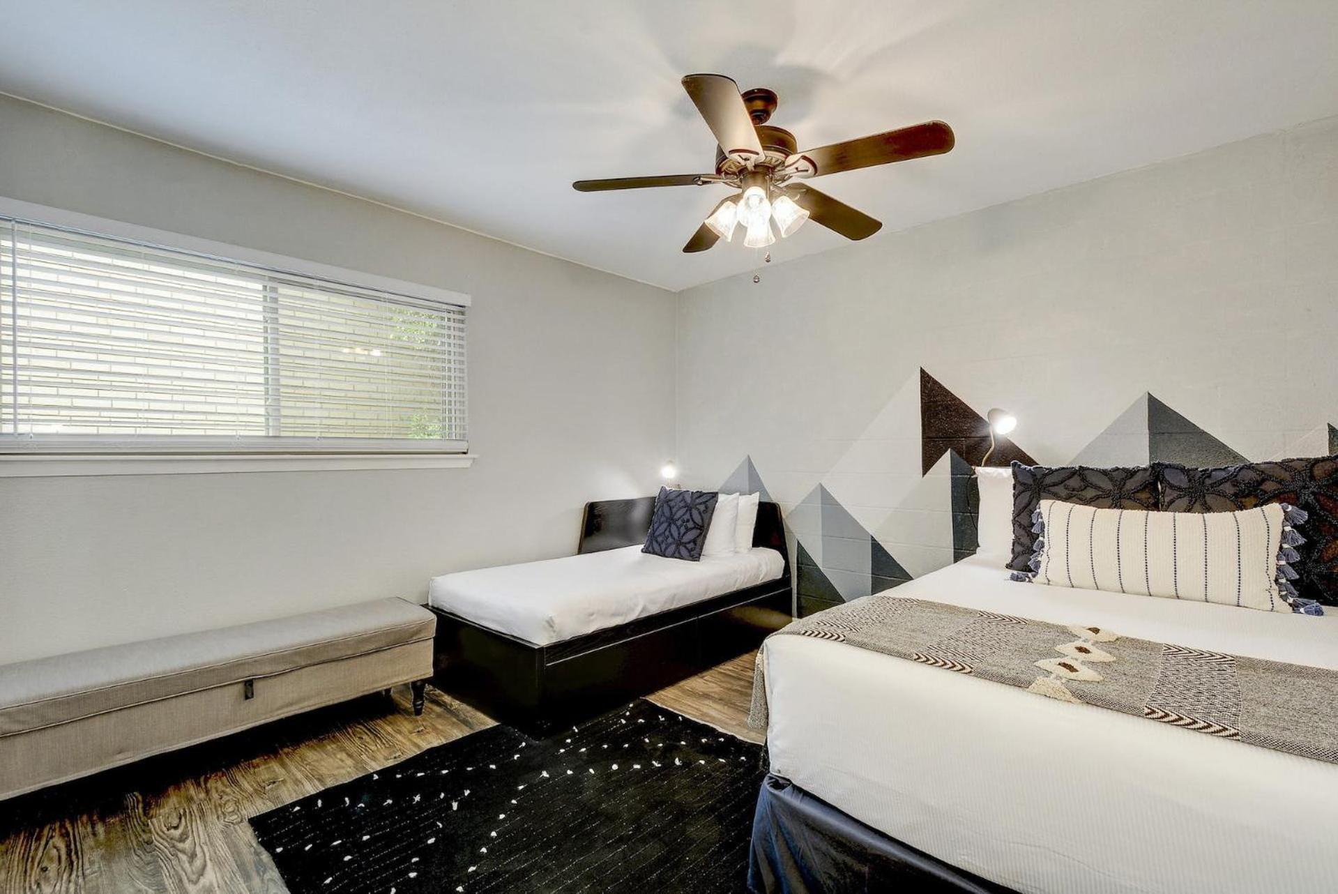 Artsy Space In Travis Heights With Shared Pool - Ash! Austin Exterior foto