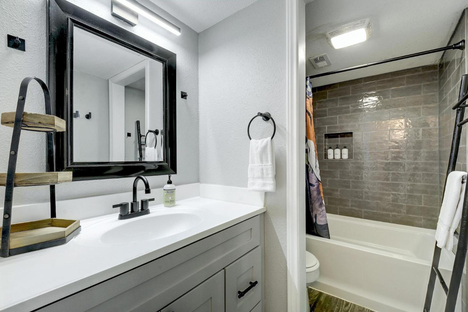 Artsy Space In Travis Heights With Shared Pool - Ash! Austin Exterior foto